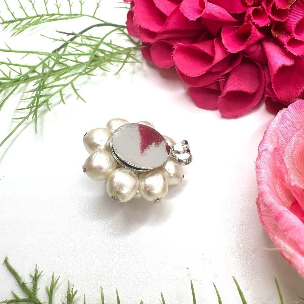 NEW⚜️Large Pearl Cluster Charm Pendant - Picture 4 of 5